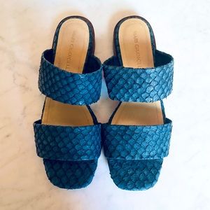 Mari Giudicelli Snake Texture slides